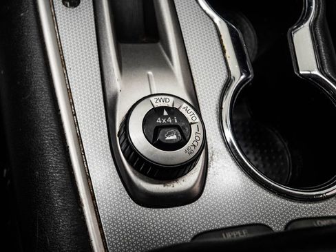 Used 2020 Nissan Pathfinder SL image 18