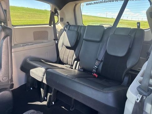 Used 2018 Dodge Grand Caravan SXT FWD image 32