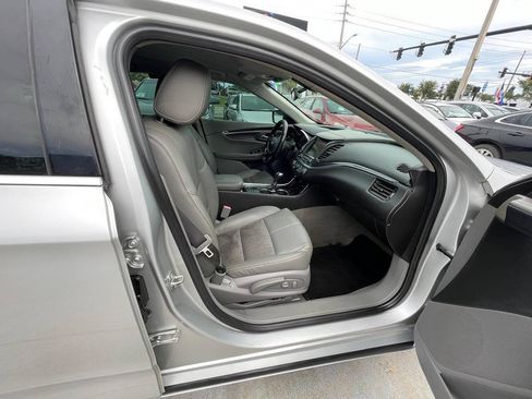 Used 2018 Chevrolet Impala LT FWD image 2