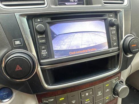 Used 2013 Toyota Highlander Limited AWD/4WD image 70