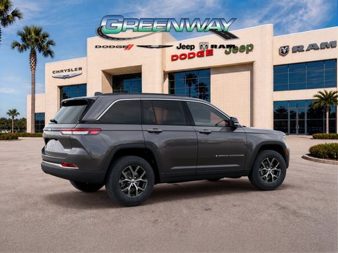 New 2025 Jeep Grand Cherokee Limited RWD image 4
