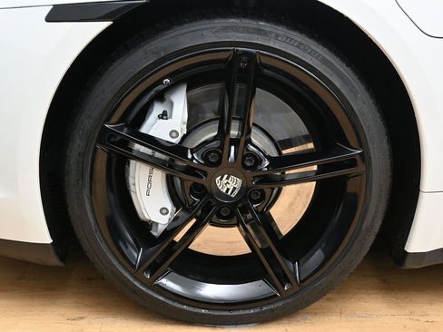 Used 2021 Porsche Taycan image 10