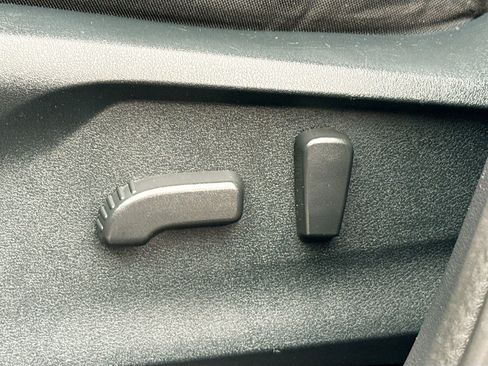 Used 2020 Subaru Ascent Premium w/ Convenience Package image 27