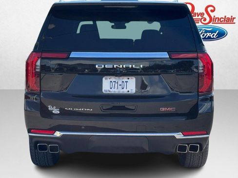 Used 2025 GMC Yukon XL Denali w/ Sun & Power Step Package AWD/4WD image 8