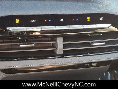 Used 2025 Buick Enclave Sport Touring image 16