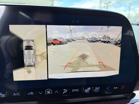 New 2026 Chevrolet Traverse RS image 18