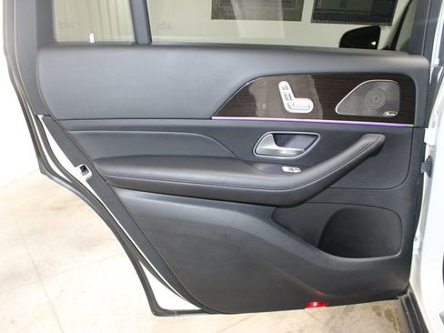 Used 2024 Mercedes-Benz GLS 450 4MATIC image 21