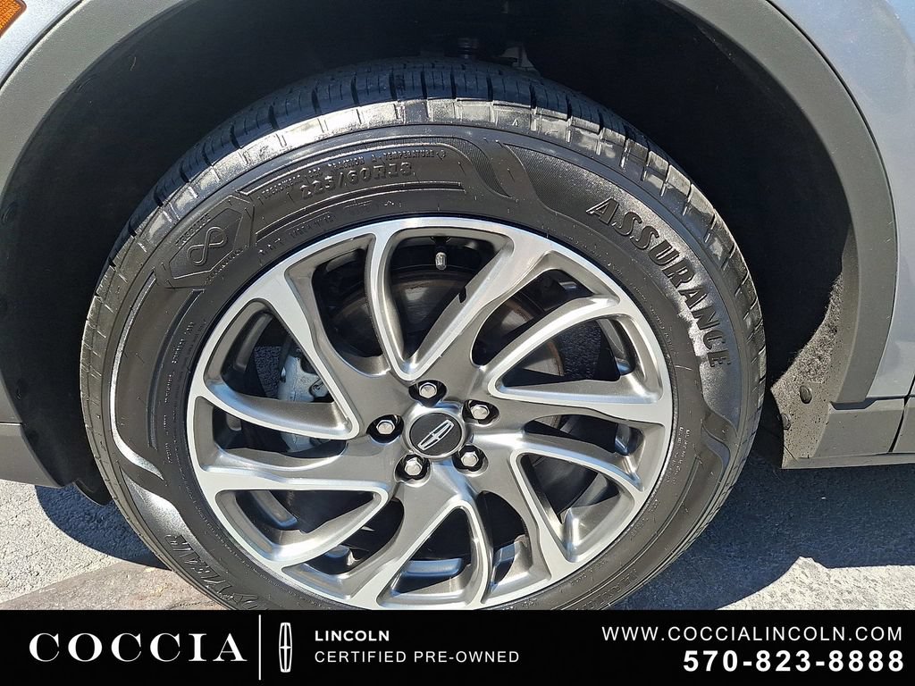 Certified 2022 Lincoln Corsair AWD w/ Equipment Group 101A image 9