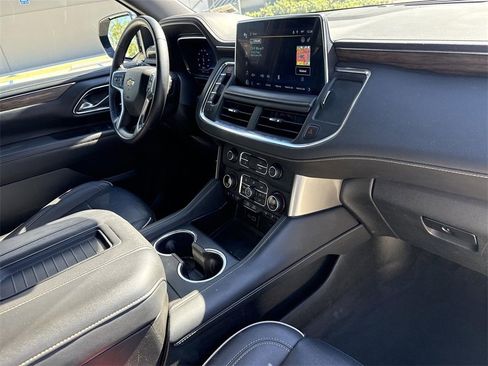 Used 2023 Chevrolet Suburban Premier image 27