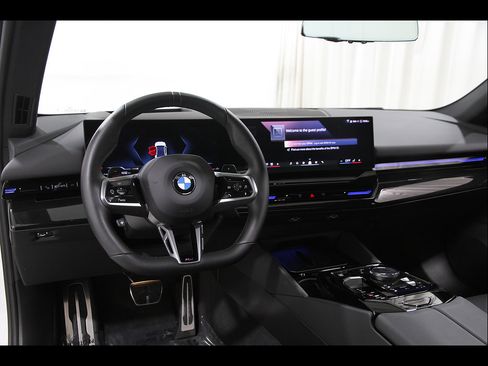 Certified 2024 BMW 530i xDrive w/ M Sport Package AWD/4WD image 6