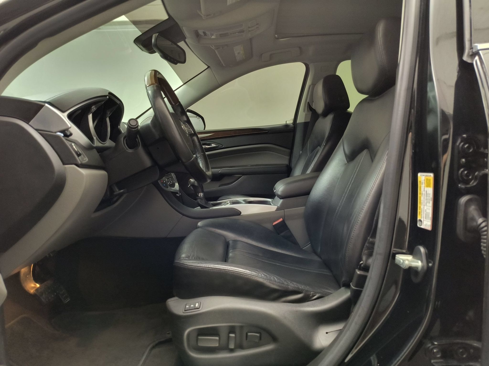 Used 2011 Cadillac SRX Luxury FWD image 5