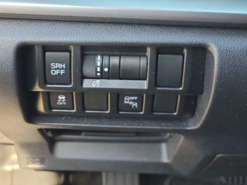 Used 2019 Subaru Crosstrek 2.0i Limited w/ Moonroof Package w/Navigation AWD/4WD image 29