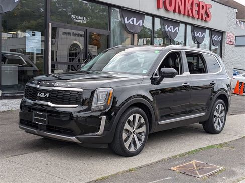 Certified 2022 Kia Telluride S image 2