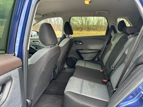 Used 2023 Nissan Rogue SV image 10