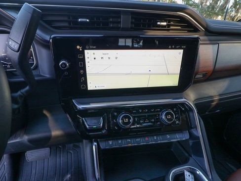 Used 2024 GMC Sierra 2500 Denali Ultimate image 20