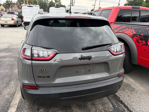 Used 2023 Jeep Cherokee Altitude Lux w/ Mopar Interior Package AWD/4WD image 5
