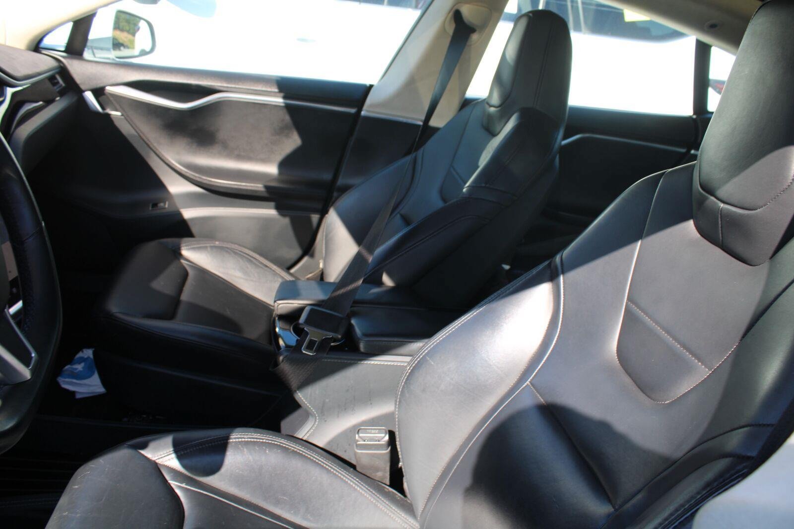 Used 2015 Tesla Model S 70D AWD/4WD image 7