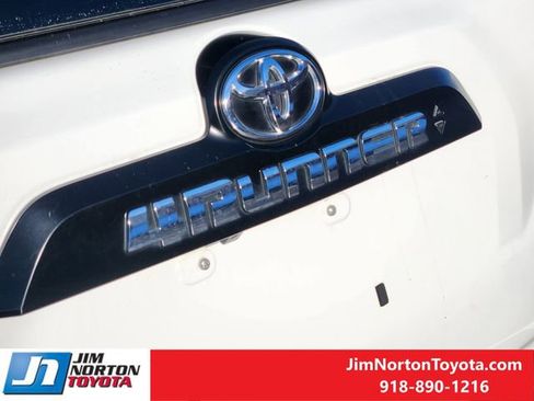 Used 2024 Toyota 4Runner TRD Off-Road Premium image 12