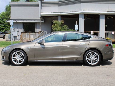 Used 2015 Tesla Model S 70D AWD/4WD image 4