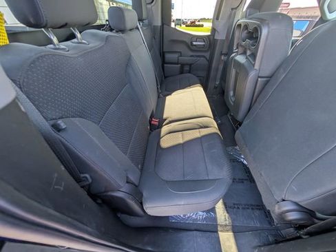 Used 2019 Chevrolet Silverado 1500 Custom Trail Boss w/ Custom Convenience Package AWD/4WD image 6