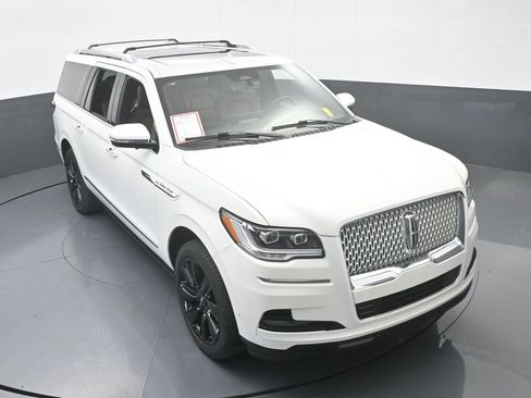 Used 2023 Lincoln Navigator L Reserve w/ Monochromatic Package image 70