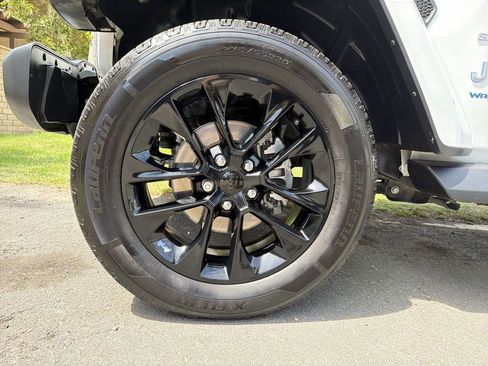 Used 2021 Jeep Wrangler Unlimited Sahara w/ Cold Weather Group image 18