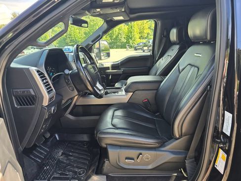 Used 2020 Ford F150 Platinum w/ Equipment Group 701A Luxury AWD/4WD image 4