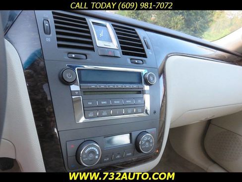 Used 2009 Cadillac DTS w/ Sun And Sound Package FWD image 11