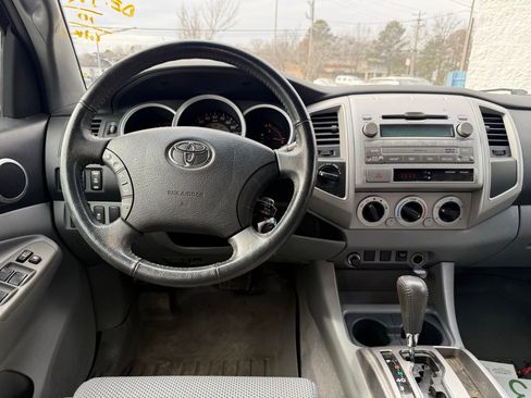 Used 2010 Toyota Tacoma 4x4 Double Cab image 9