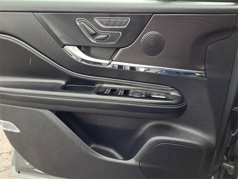 Used 2026 Lincoln Corsair Premiere w/ Towing Package image 19