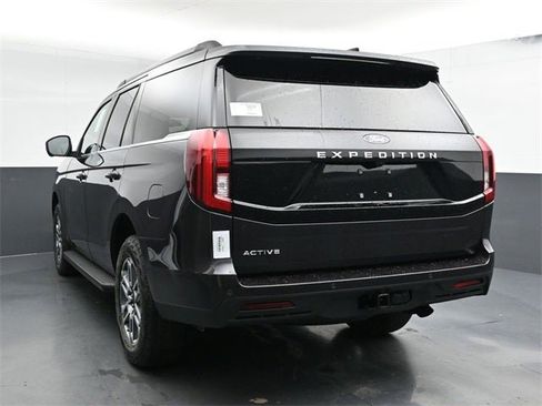 New 2025 Ford Expedition Active image 11