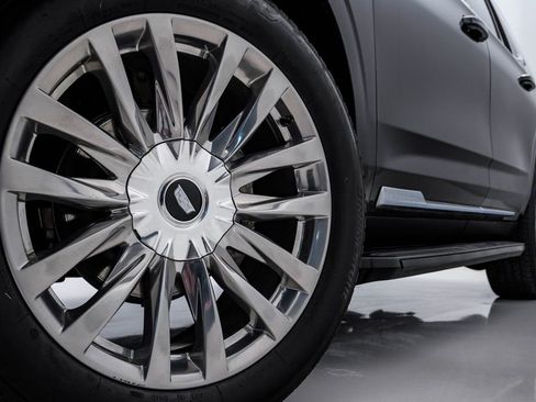 Used 2024 Cadillac Escalade Premium Luxury w/ Performance Package image 5