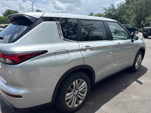 Used 2024 Mitsubishi Outlander ES FWD image 4