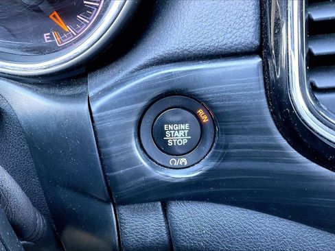 Used 2019 Jeep Grand Cherokee Altitude AWD/4WD image 27