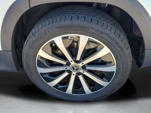 Used 2023 Mercedes-Benz GLB 250 4MATIC image 5