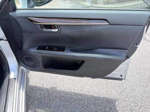Used 2016 Lexus ES 350 w/ Luxury Package w/Wood Trim FWD image 14