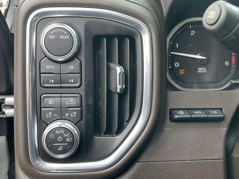 Used 2023 GMC Sierra 3500 Denali w/ Denali Ultimate Package image 28