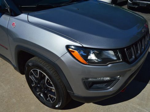 Used 2019 Jeep Compass Trailhawk AWD/4WD image 4