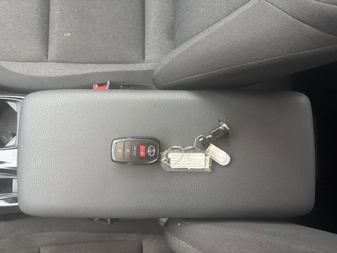 Used 2025 Toyota Camry LE image 22