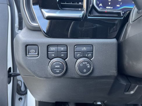 Used 2023 Chevrolet Silverado 1500 LT w/ Z71 Off-Road Package image 10