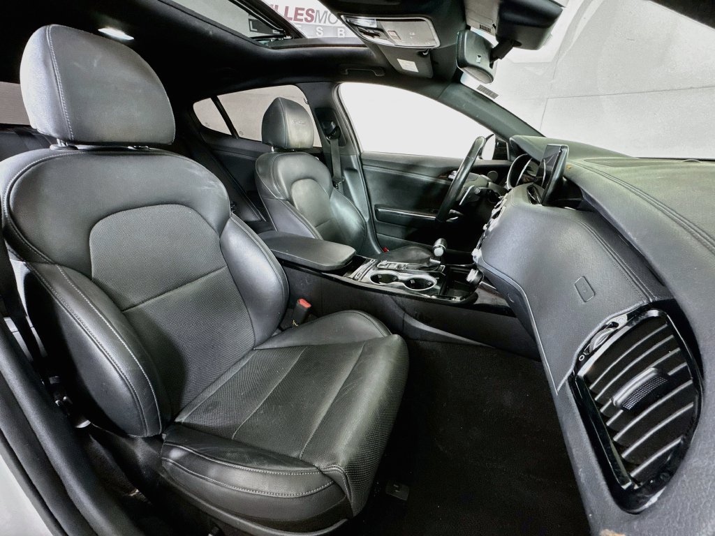 Used 2022 Kia Stinger GT-Line w/ Sun & Sound Package AWD/4WD image 30
