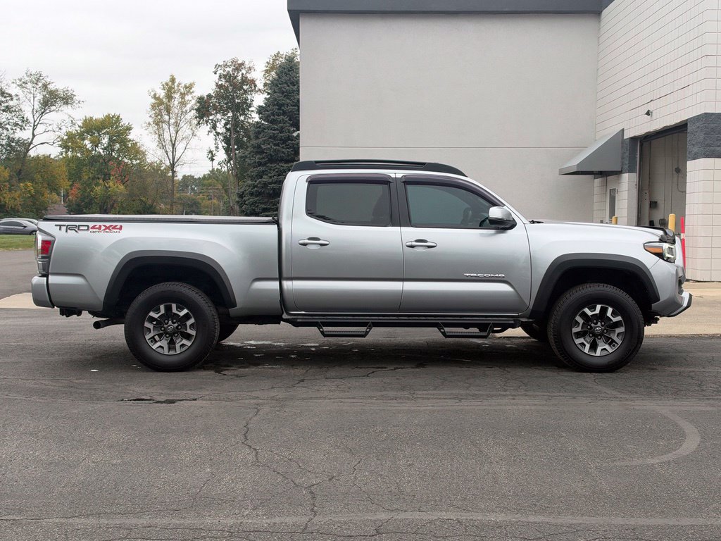 Used 2022 Toyota Tacoma TRD Off-Road w/ TRD Premium Off Road Package AWD/4WD image 2