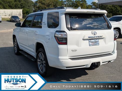 Used 2022 Toyota 4Runner TRD Sport AWD/4WD image 9