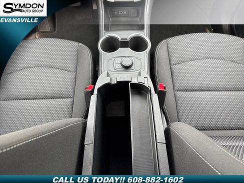 Used 2024 GMC Terrain SLE image 13