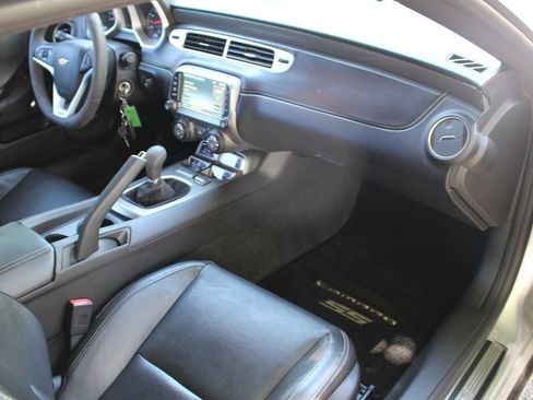 Used 2013 Chevrolet Camaro SS w/ SS Performance Package RWD image 13