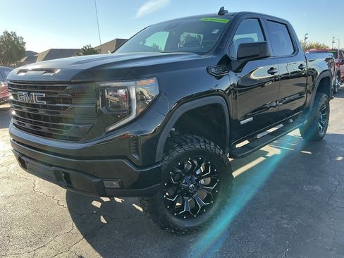 Used 2024 GMC Sierra 1500 Elevation w/ LPO, Elevation Black Package image 3