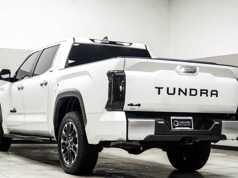 Used 2025 Toyota Tundra Limited AWD/4WD image 12