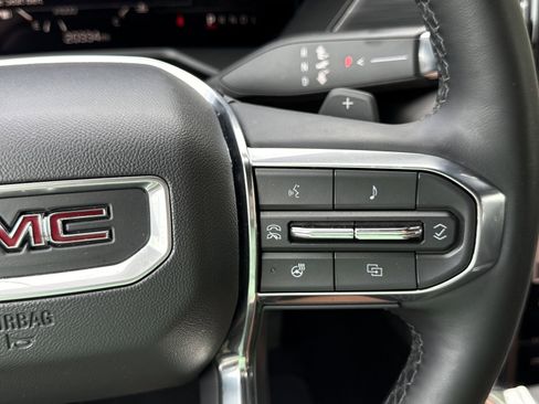 Used 2025 GMC Acadia Elevation FWD image 24