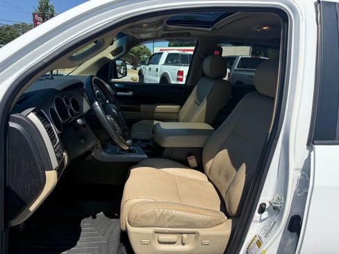 Used 2012 Toyota Tundra Limited w/ Memory Pkg AWD/4WD image 10