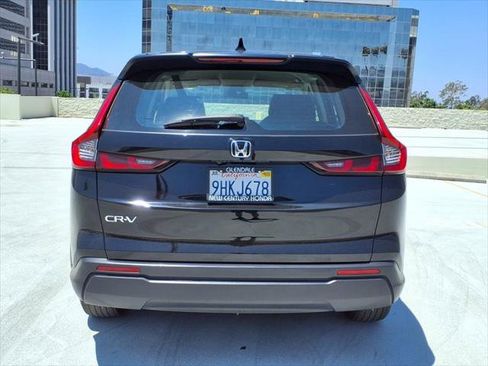 Used 2023 Honda CR-V LX image 5